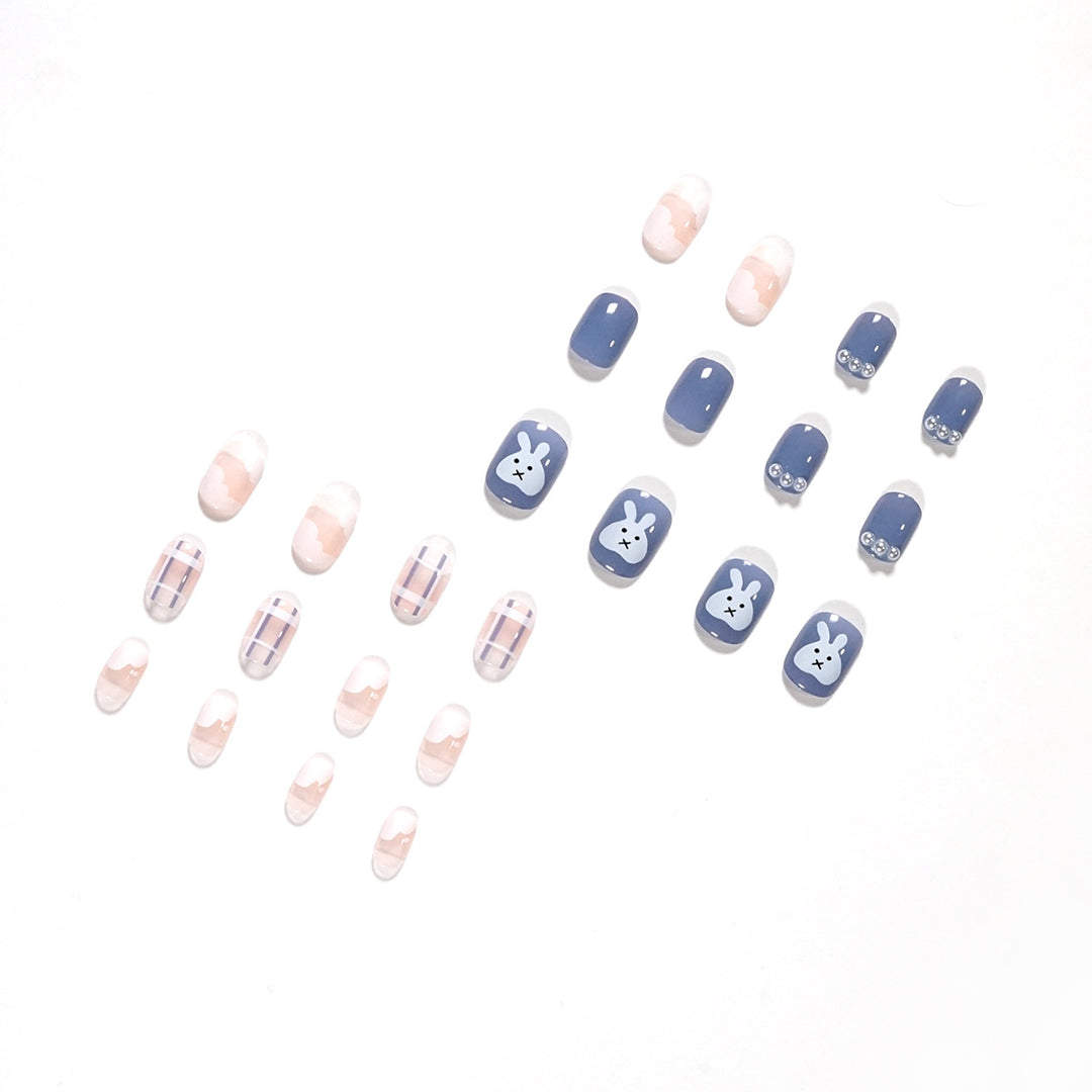 Artful Nail Art with Animal Motif Kalsten