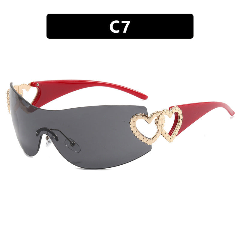 Ladies sporty sunglasses in trendy shield design with heart accents Kalsten