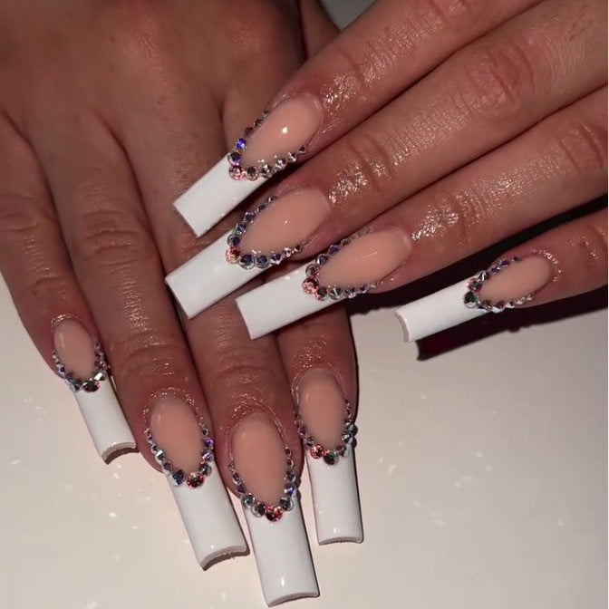 Artificial nail set with glamorous rhinestones and elegant tip decorations Kalsten