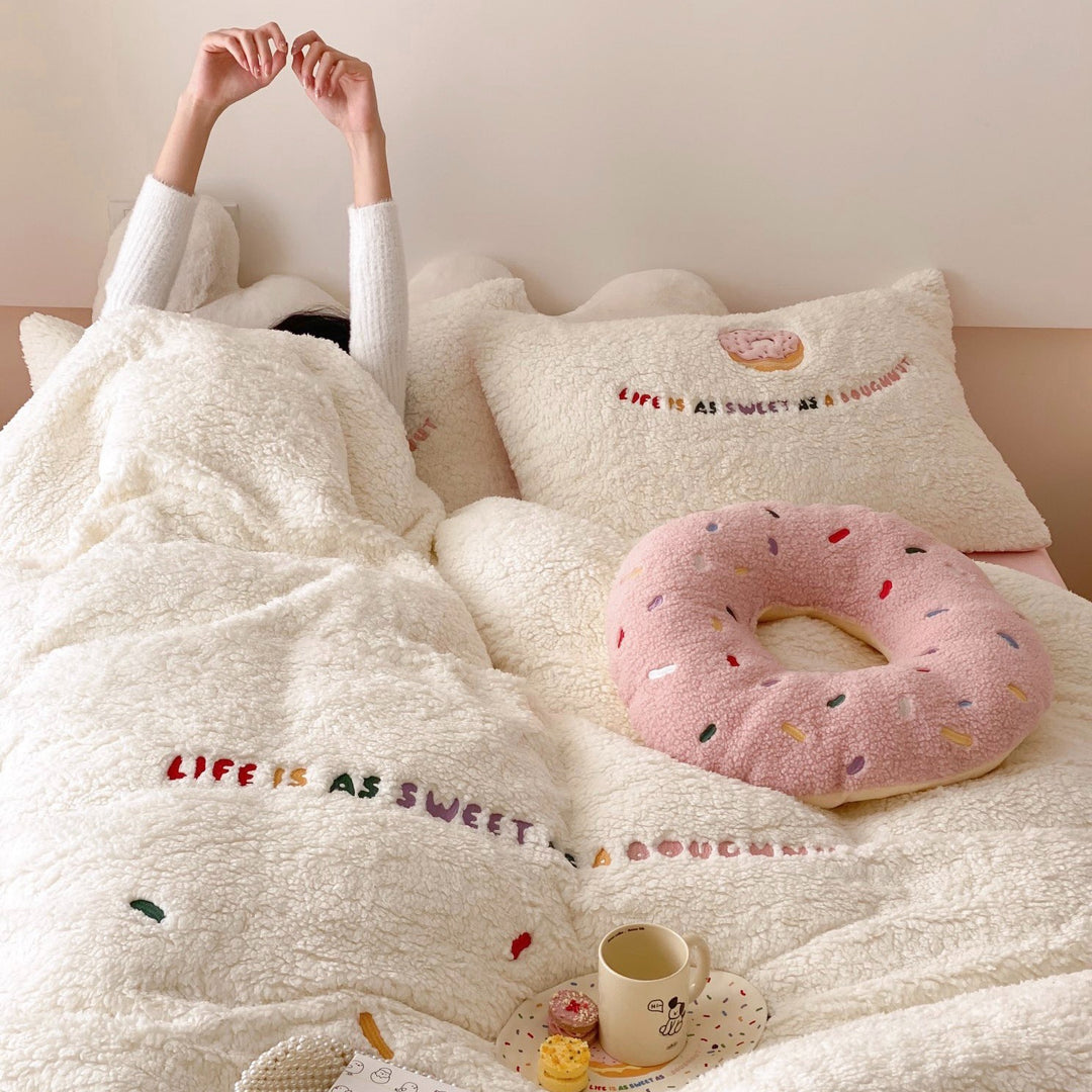 Cozy teddy fleece bedding set with donut embroidery