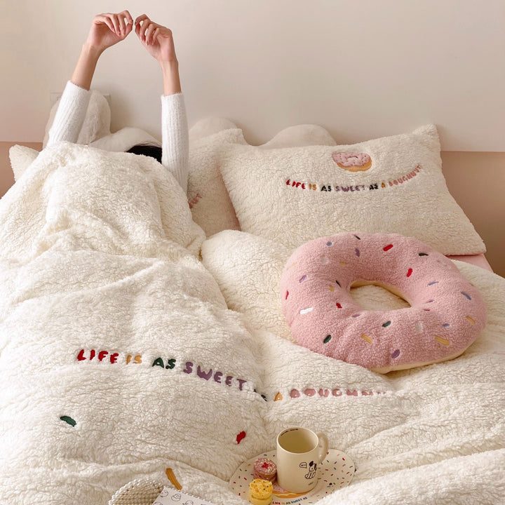 Cozy teddy fleece bedding set with donut embroidery