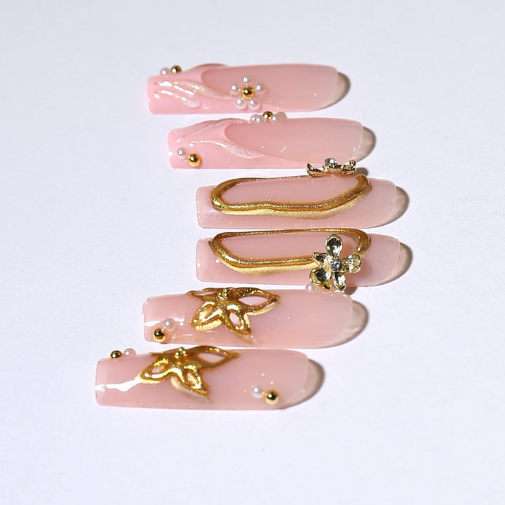Elegant Artificial Nail Tips with Gold Accents Kalsten