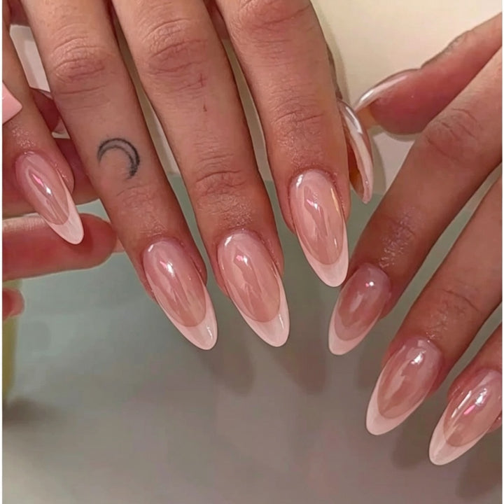 High-quality artificial nails with elegant French tip design Kalsten