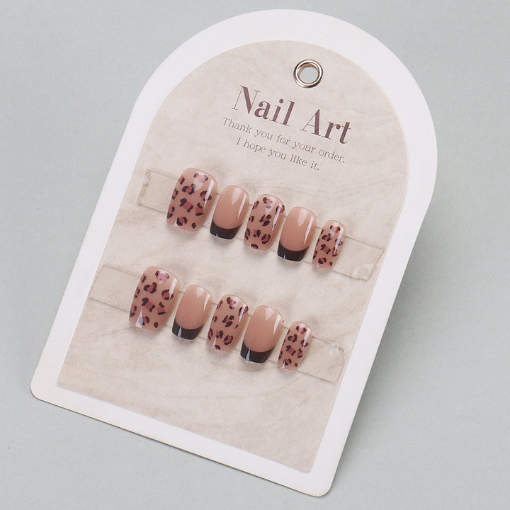 Elegant Press-On Nail Tips with Gold Accents Kalsten