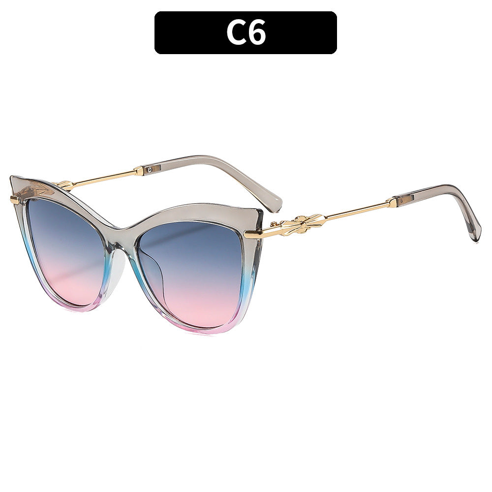 Elegant Cat-Eye Sunglasses with Luxe Gold Accents