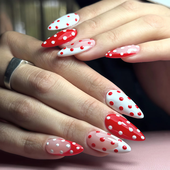 Artificial nails with dots Kalsten