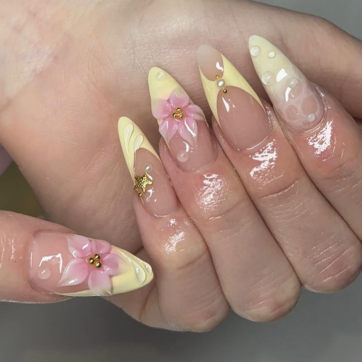Artistic Press-On Nail Set with Floral Design Kalsten