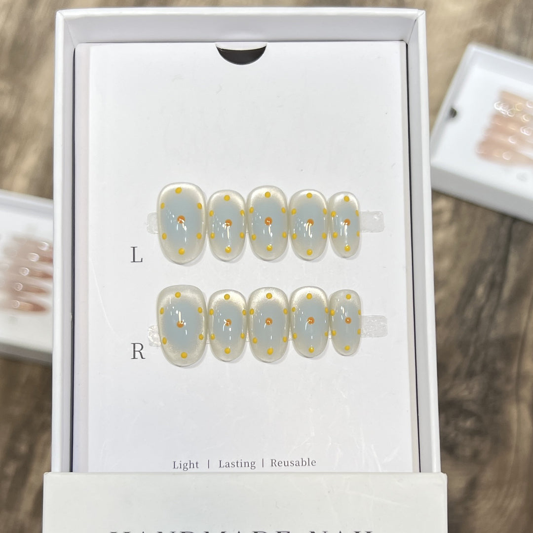 Handmade Press-On Nail Set with Artistic Floral Design Kalsten