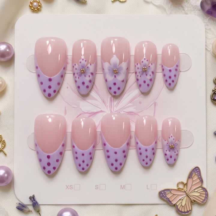 Elegant Artistic Press-On Nail Set