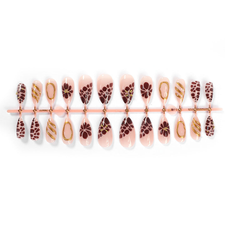 Artificial nail set with elegant flower and gold accents Kalsten