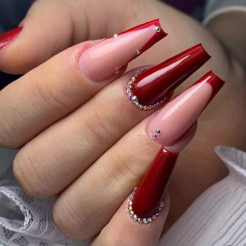 Glamorous artificial nails with elegant accents Kalsten