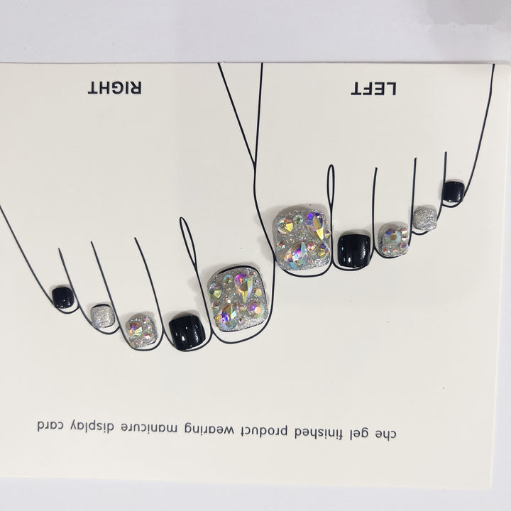 Glamorous toenails with sparkling rhinestones Kalsten