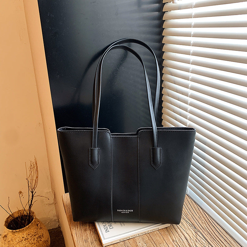 Elegant Structured Tote Kalsten