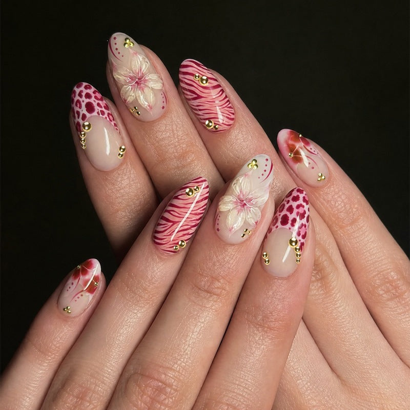 Artificial Nail Set with Floral Design and Gold Accents Kalsten