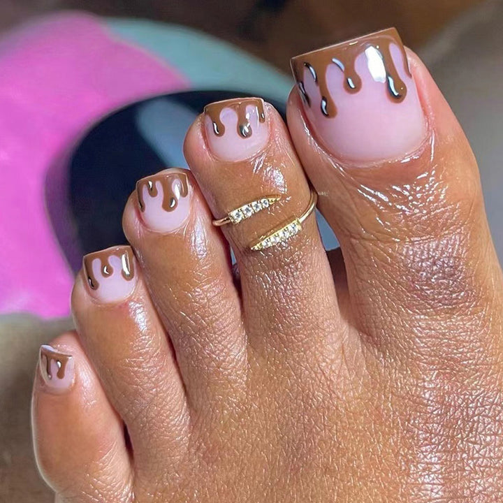 Creative nail art in chocolate glaze design Kalsten