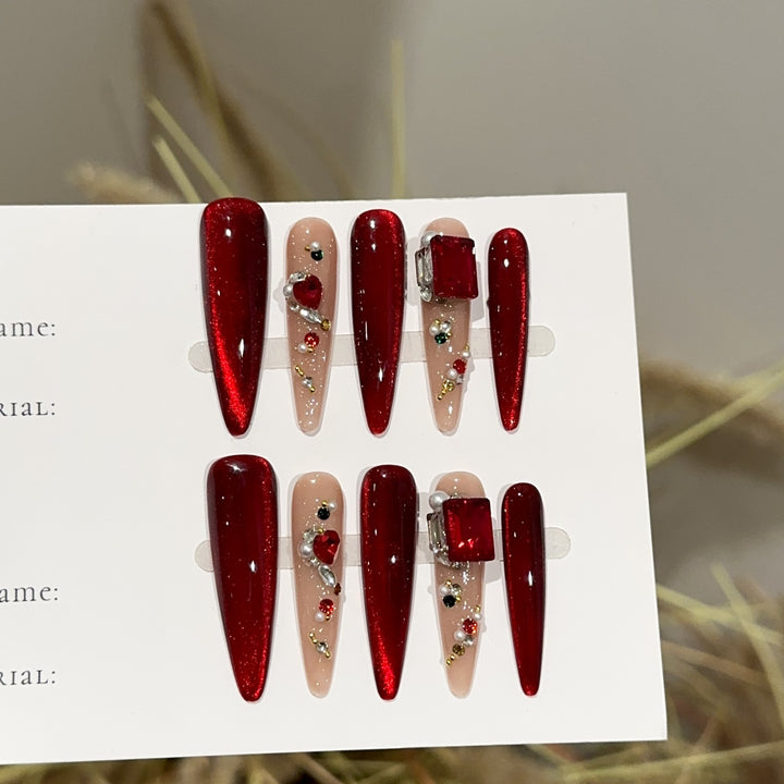 Glamorous Press-On Nail Set with Decorative Accents