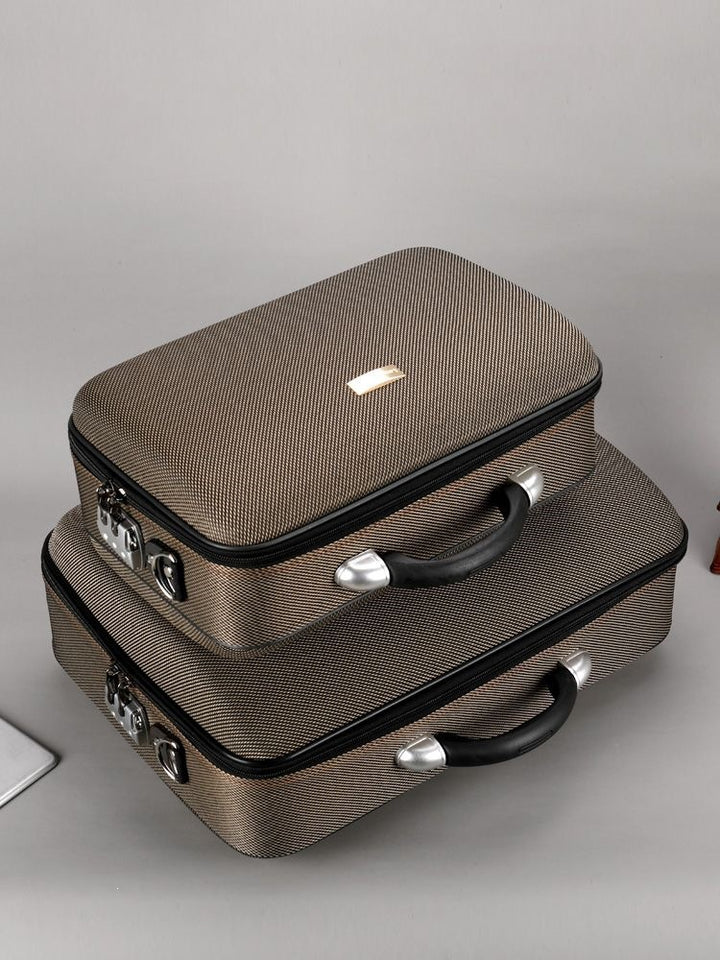 Hard-shell suitcase with elegant exterior finish and integrated safety lock Kalsten
