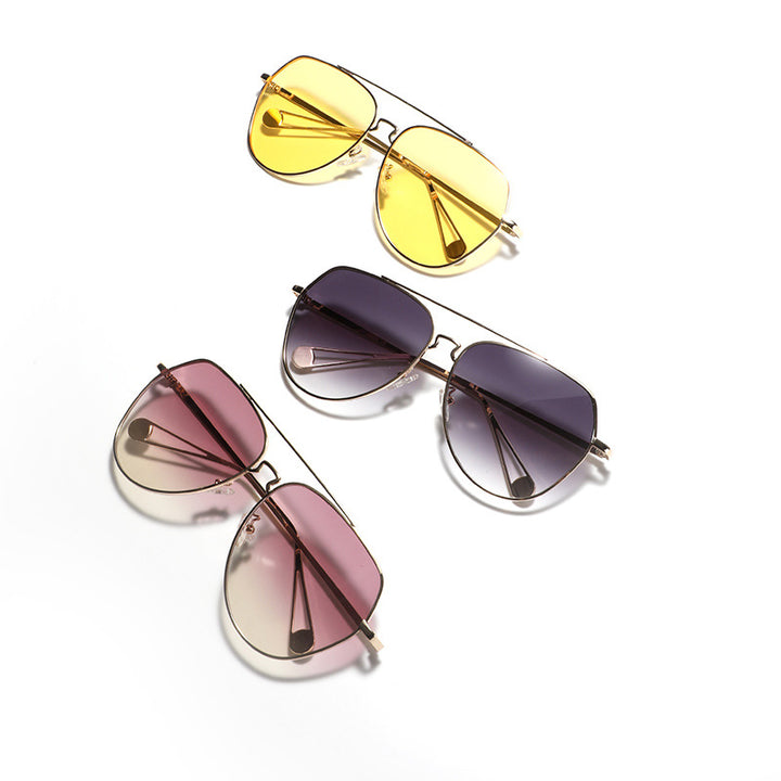 Ladies fashionable sunglasses in stylish, elegant design Kalsten