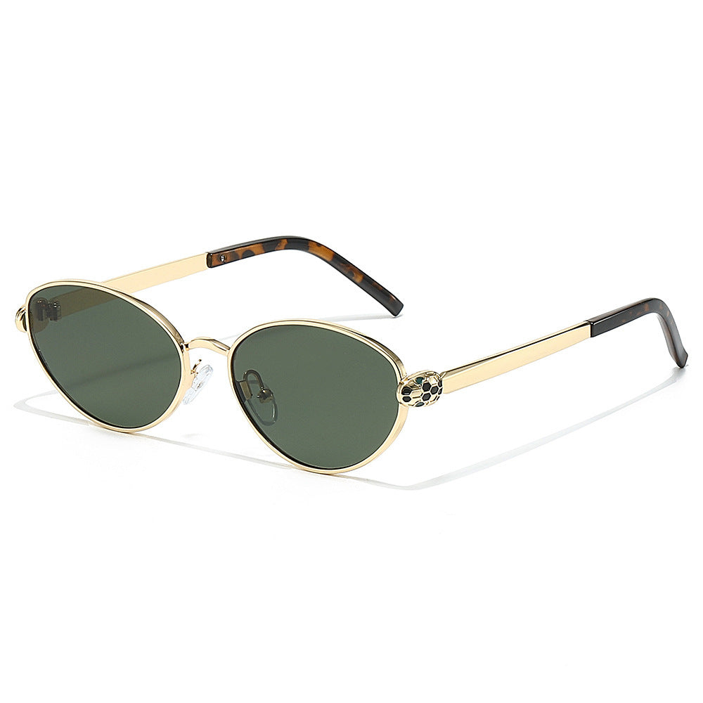 Chic Cat-Eye Sunglasses with Luxurious Gold Accents Kalsten