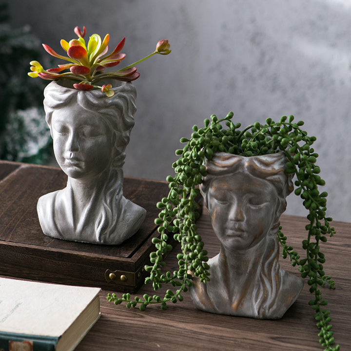Stylish Sculpture Head Kalsten