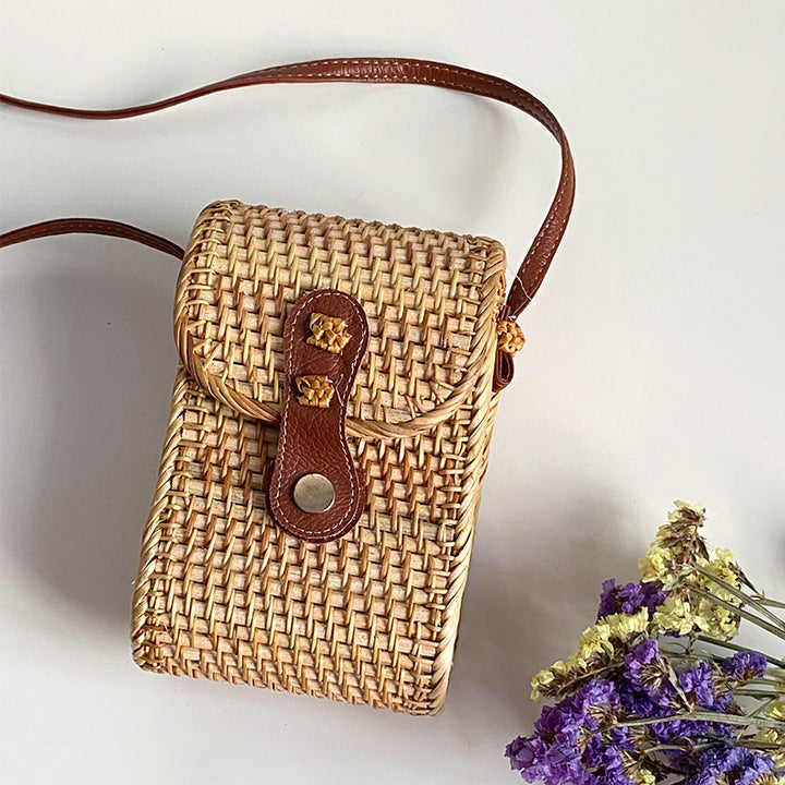 Handcrafted tote bag made of braided rattan Kalsten