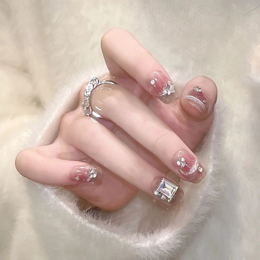 Glamorous Rhinestone-Embellished Press-On Nail Art Kalsten