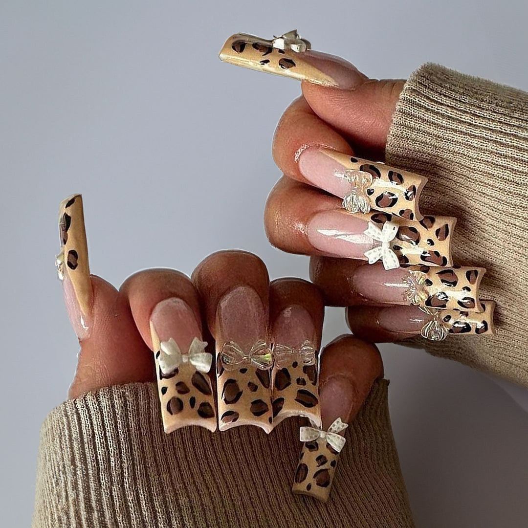 Artificial nail set with elegant crystal applications Kalsten