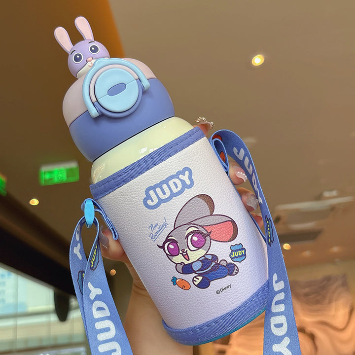 Insulated drinking bottle with integrated carrying system and unique design Kalsten