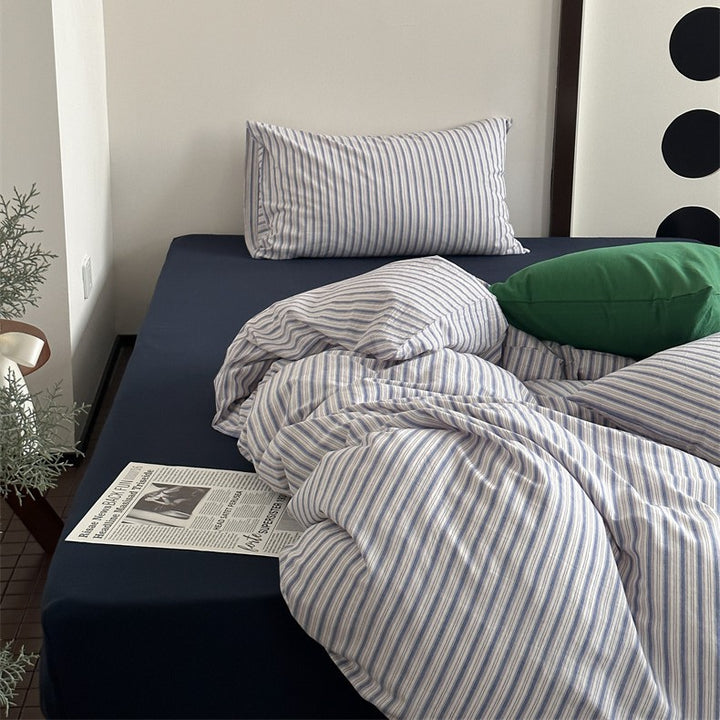 Striped cotton-linen bedding set with breathable, softly washed surface and zipper