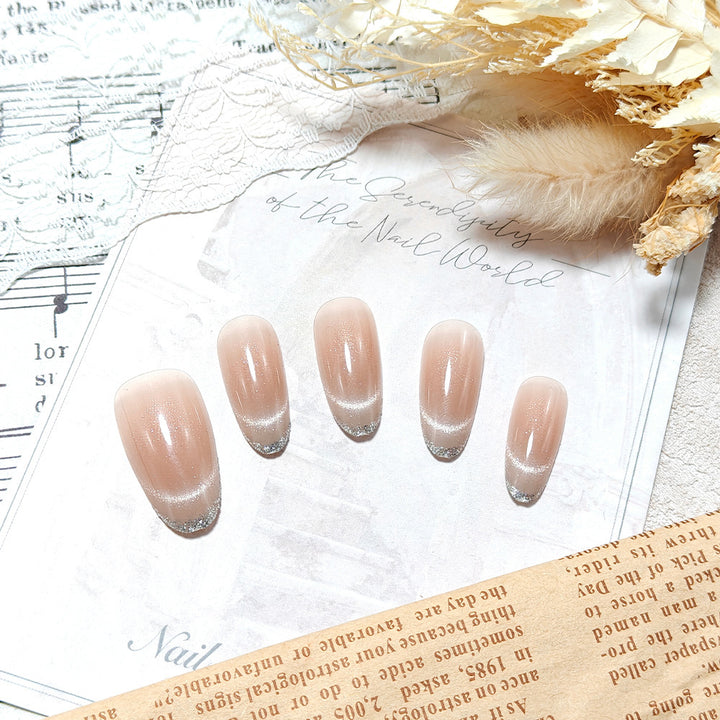 Artificial nails with elegant gloss and glitter accents Kalsten