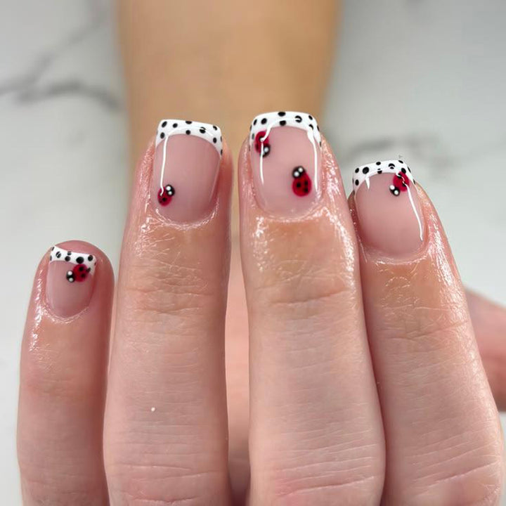 High-gloss artificial nails with rose effect Kalsten