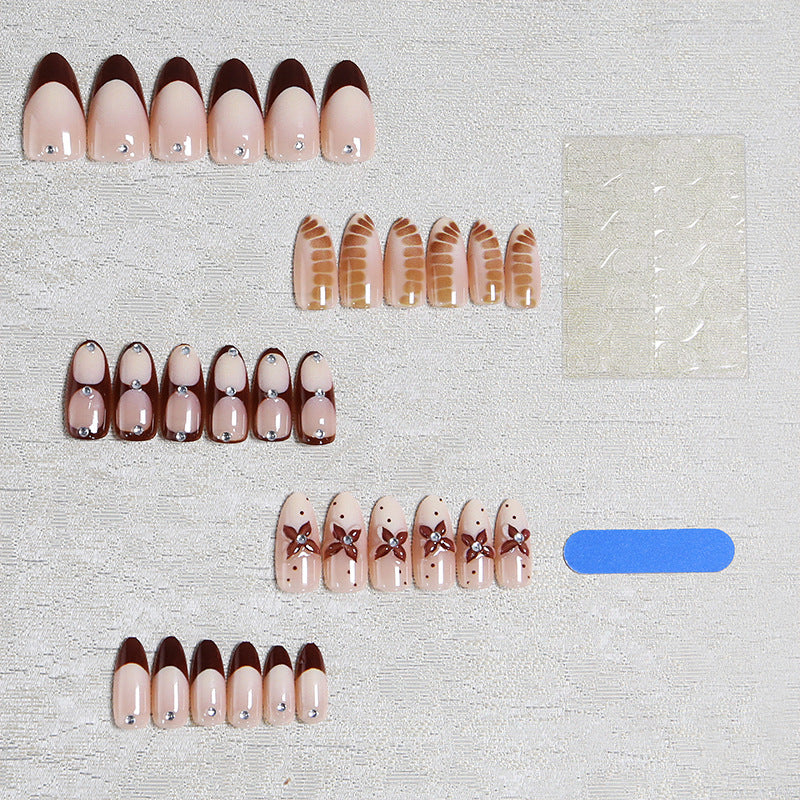 Artificial nails with elegant motif designs Kalsten