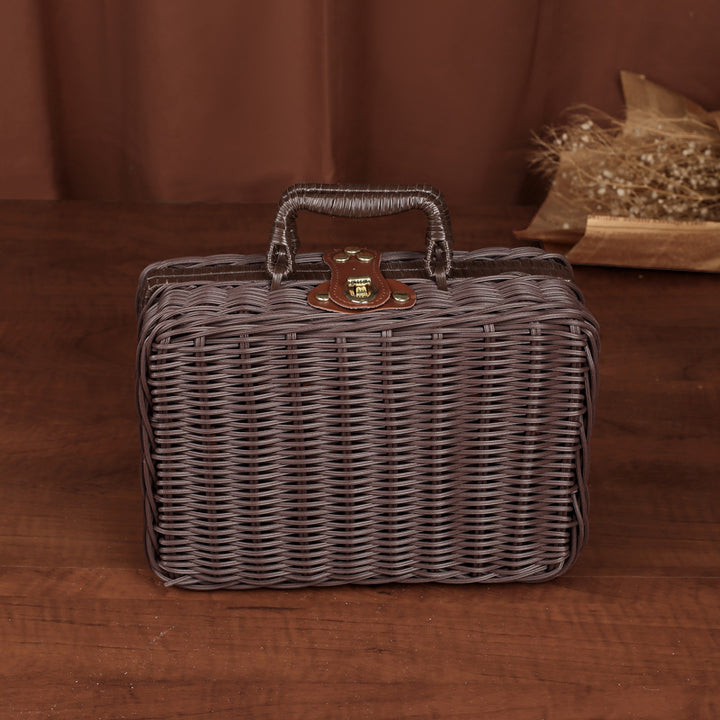 Vintage-Inspired Woven Storage Case Kalsten