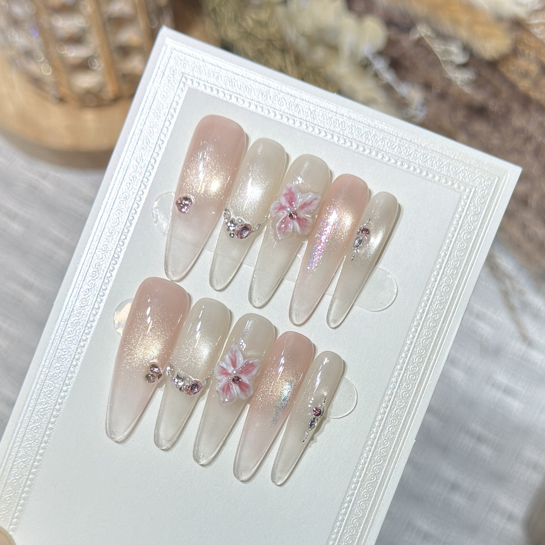 Artistic Floral-Accent Press-On Nail Set Kalsten