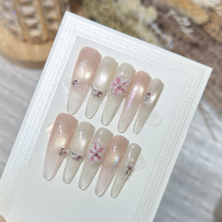 Artistic Floral-Accent Press-On Nail Set Kalsten