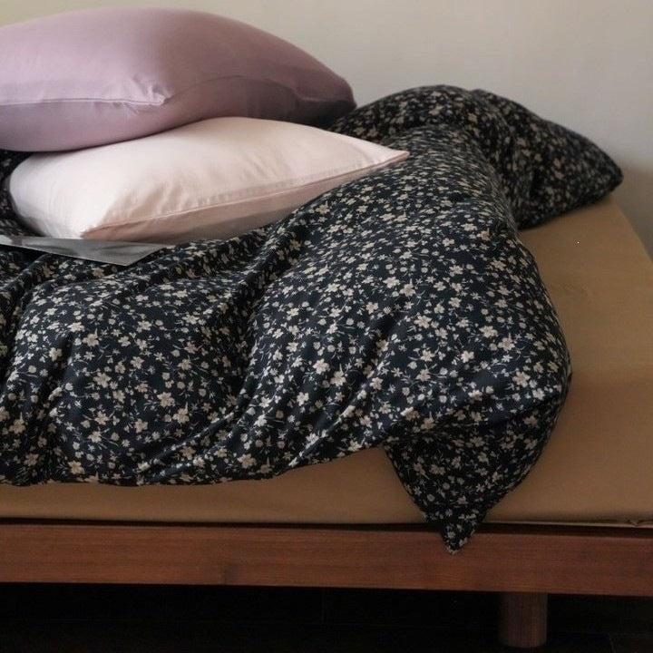 Floral Reversible Duvet Cover Set made of Cotton Mix with Fitted Sheet