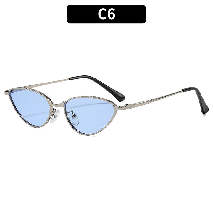 Elegant Vintage-Inspired Cat-Eye Sunglasses