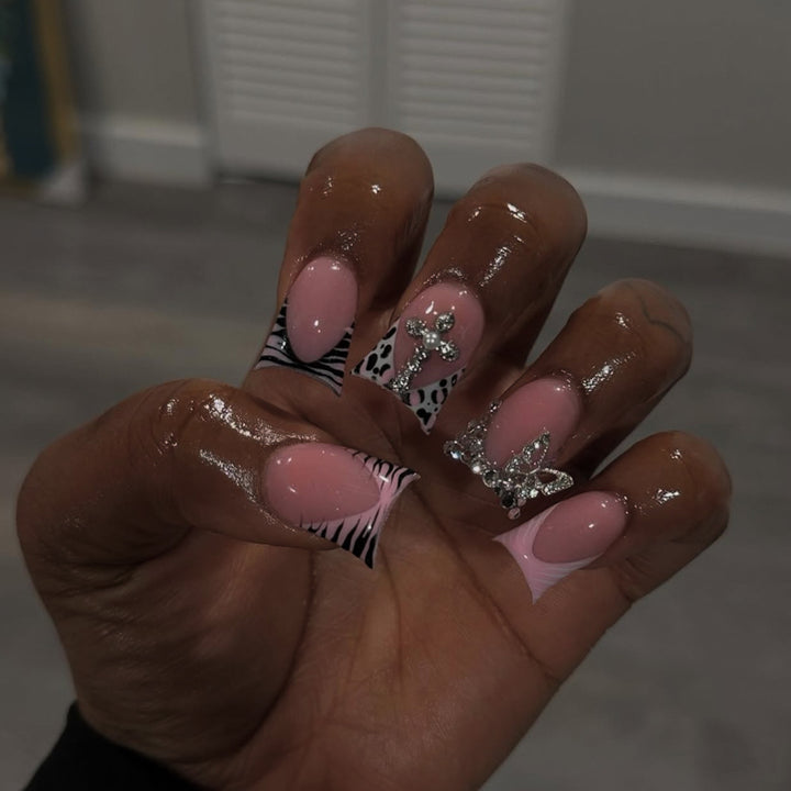 Glamorous Decorative Press-On Nails with Rhinestone Accents Kalsten