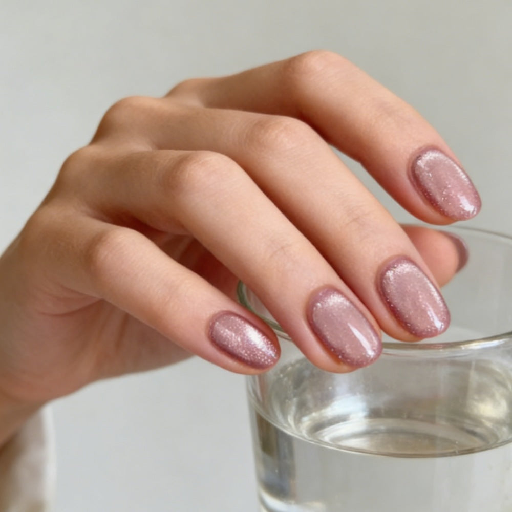 Glamorous and Shimmering Artificial Nails Kalsten