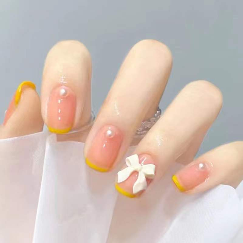 Stylish art nails with 3D flower accents Kalsten