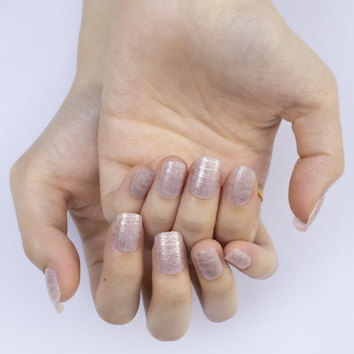 Glittering artificial nails with elegant metallic finish Kalsten
