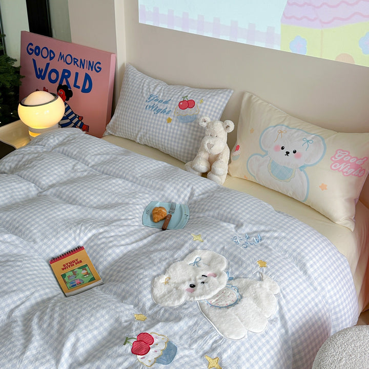 Children's bedding set with quilted plush dog appliqué and vichy check