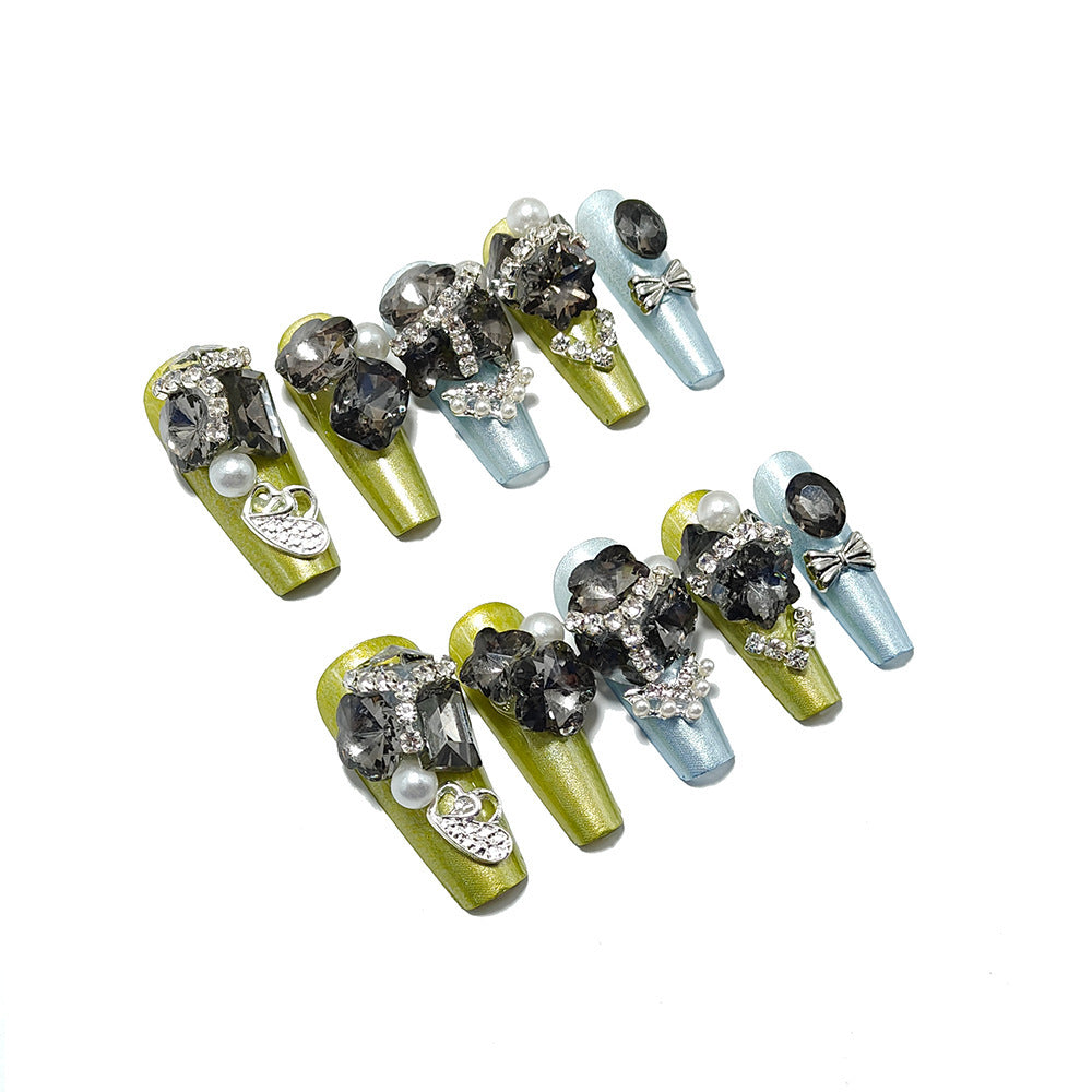 Glamorous Art Nails with Rhinestones and Pearls Kalsten
