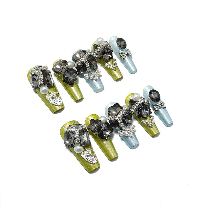 Glamorous Art Nails with Rhinestones and Pearls Kalsten