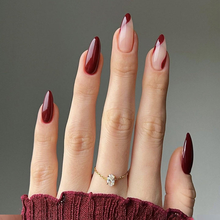 Elegant stiletto artificial nails with ombre effect Kalsten
