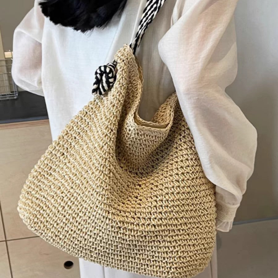 Trendy Macramé Tote with Playful Details Kalsten