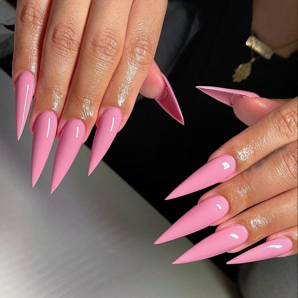 Artificial nail set with pointed design elements Kalsten