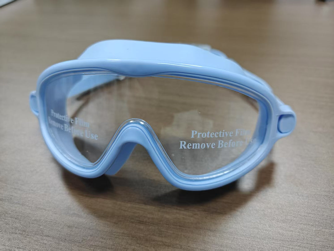 Swimming mask with adjustable comfort and clear field of vision Kalsten