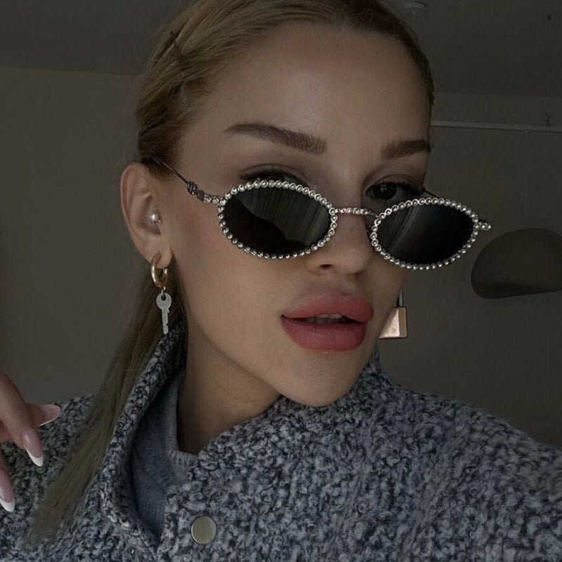 Ladies' fashionable sunglasses with a unique, playful rim Kalsten