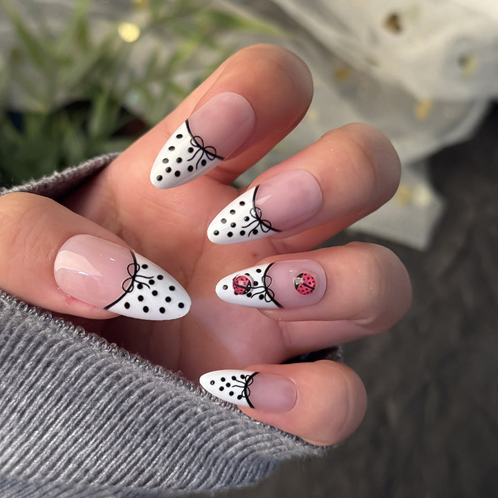 Elegant Artistic Press-On Nail Set Kalsten